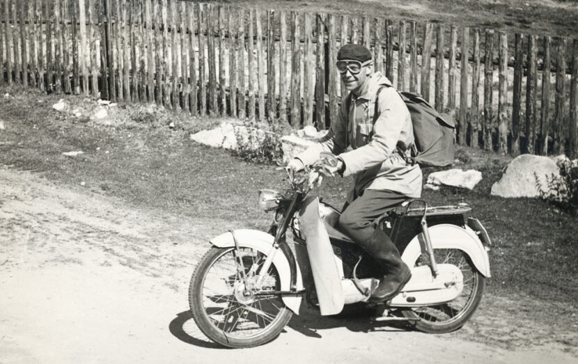 Jan-Magnus Bruheim på moped